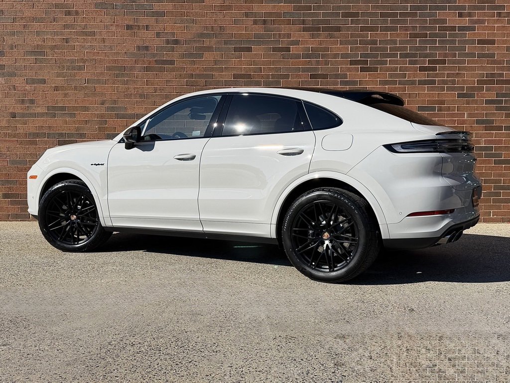 New 2026 Porsche Cayenne E-Hybrid Coupe image 3