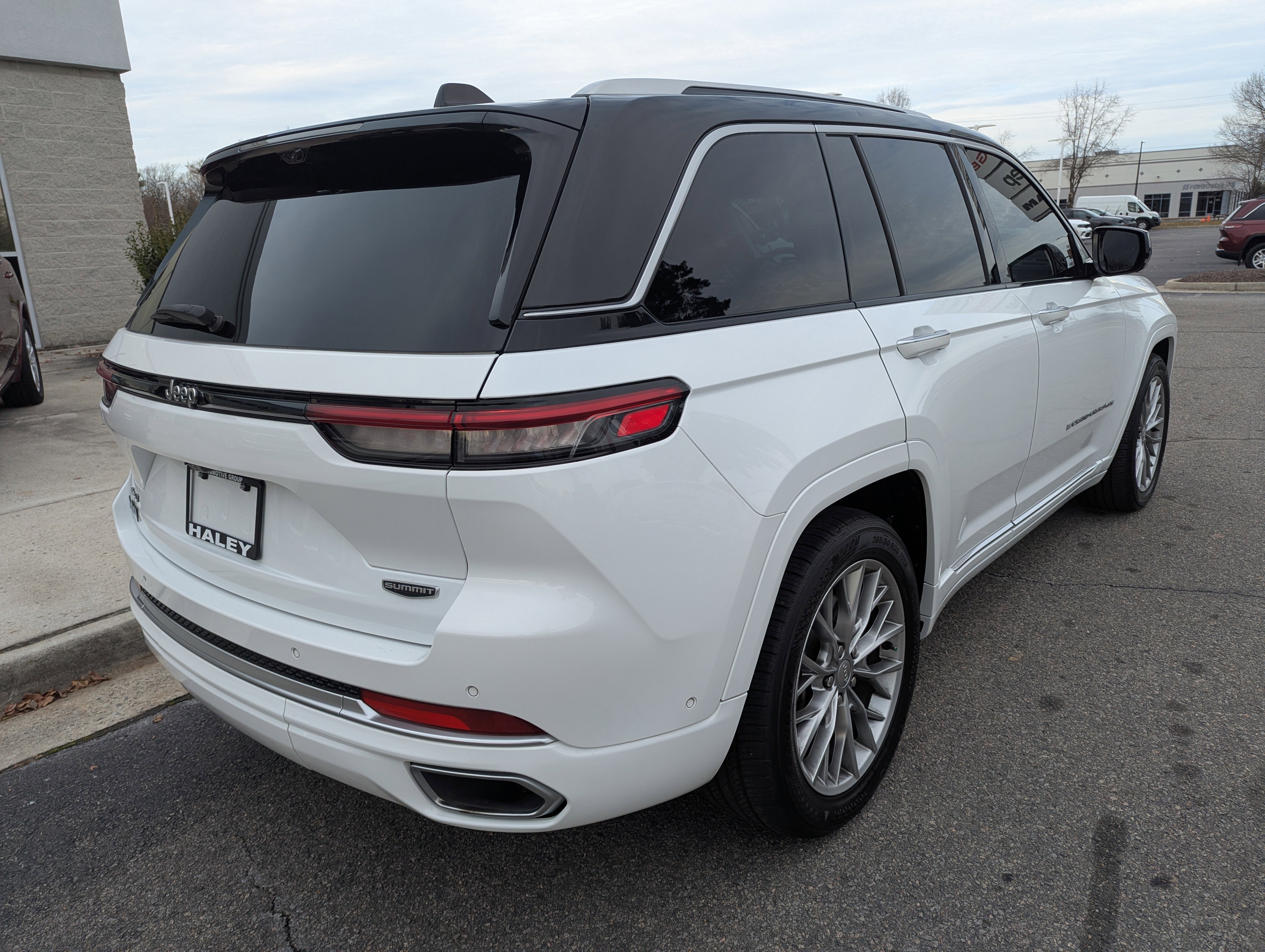 Used 2022 Jeep Grand Cherokee Summit w/ Adv Protech Group IV image 8