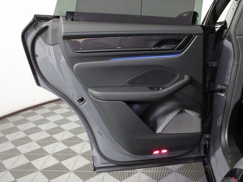 Certified 2025 Porsche Macan Turbo Electric AWD/4WD image 34