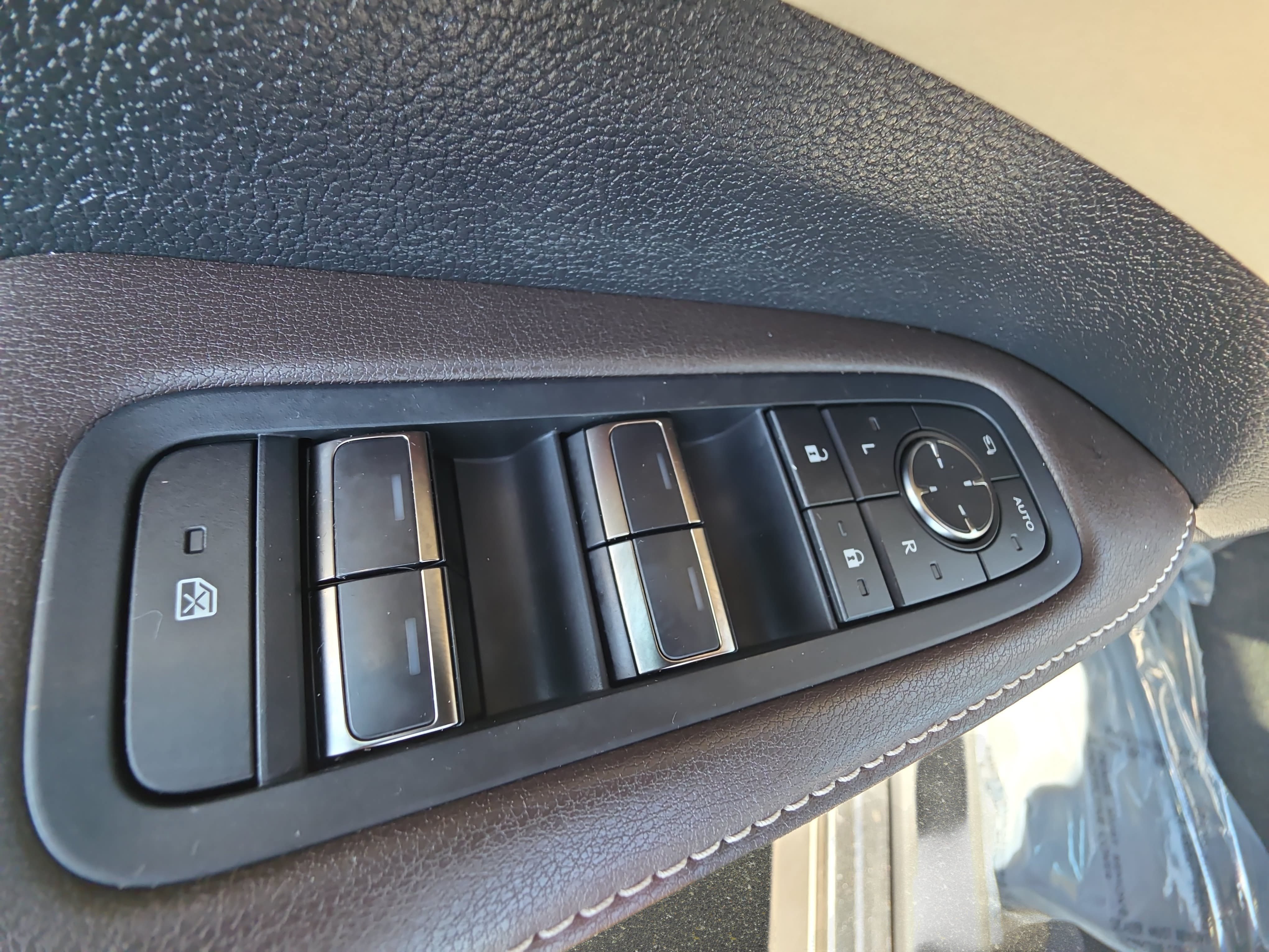 Used 2023 Lexus RX 350 Premium Plus w/ Accessory Package AWD/4WD image 28