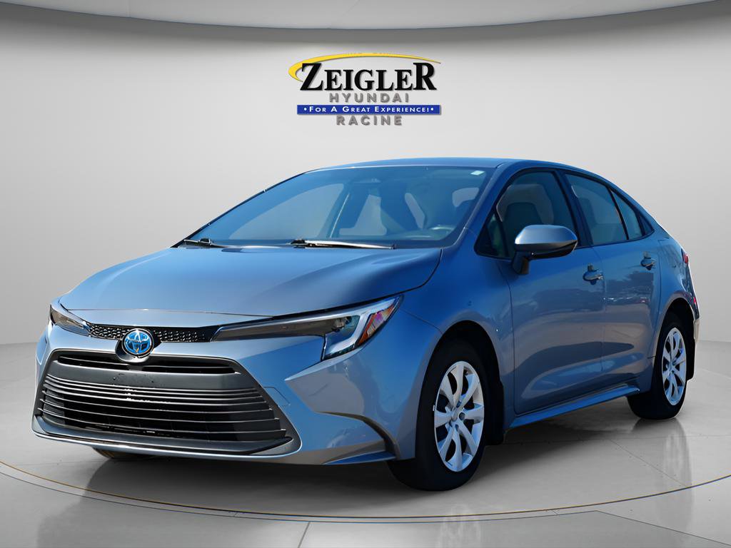 Used 2024 Toyota Corolla XLE image 3