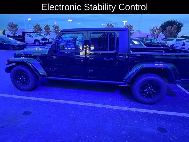Used 2021 Jeep Gladiator Sport AWD/4WD image 2