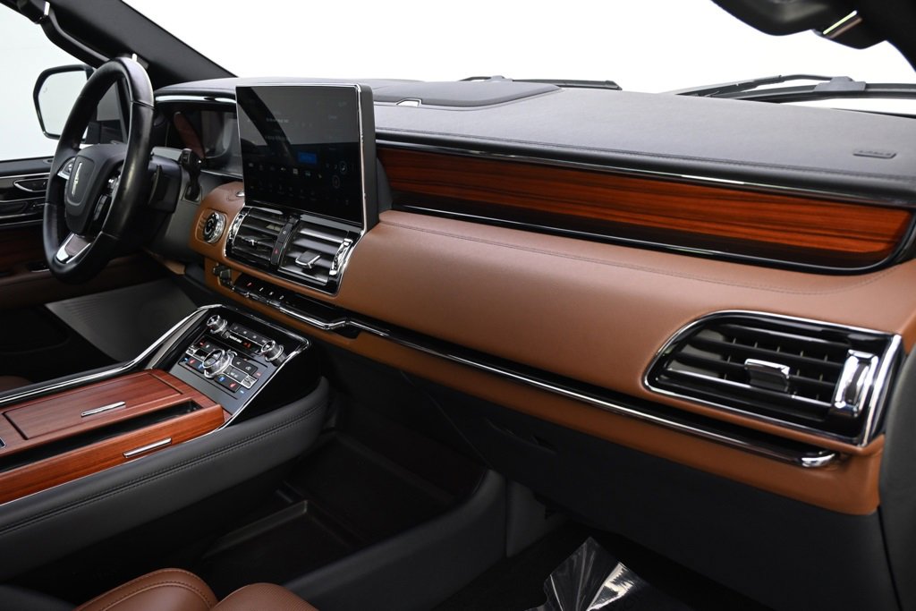 Certified 2024 Lincoln Navigator Reserve w/ Equipment Group 201A image 15