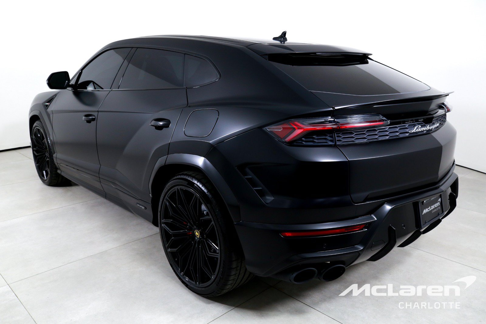 Used 2025 Lamborghini Urus SE AWD/4WD image 6