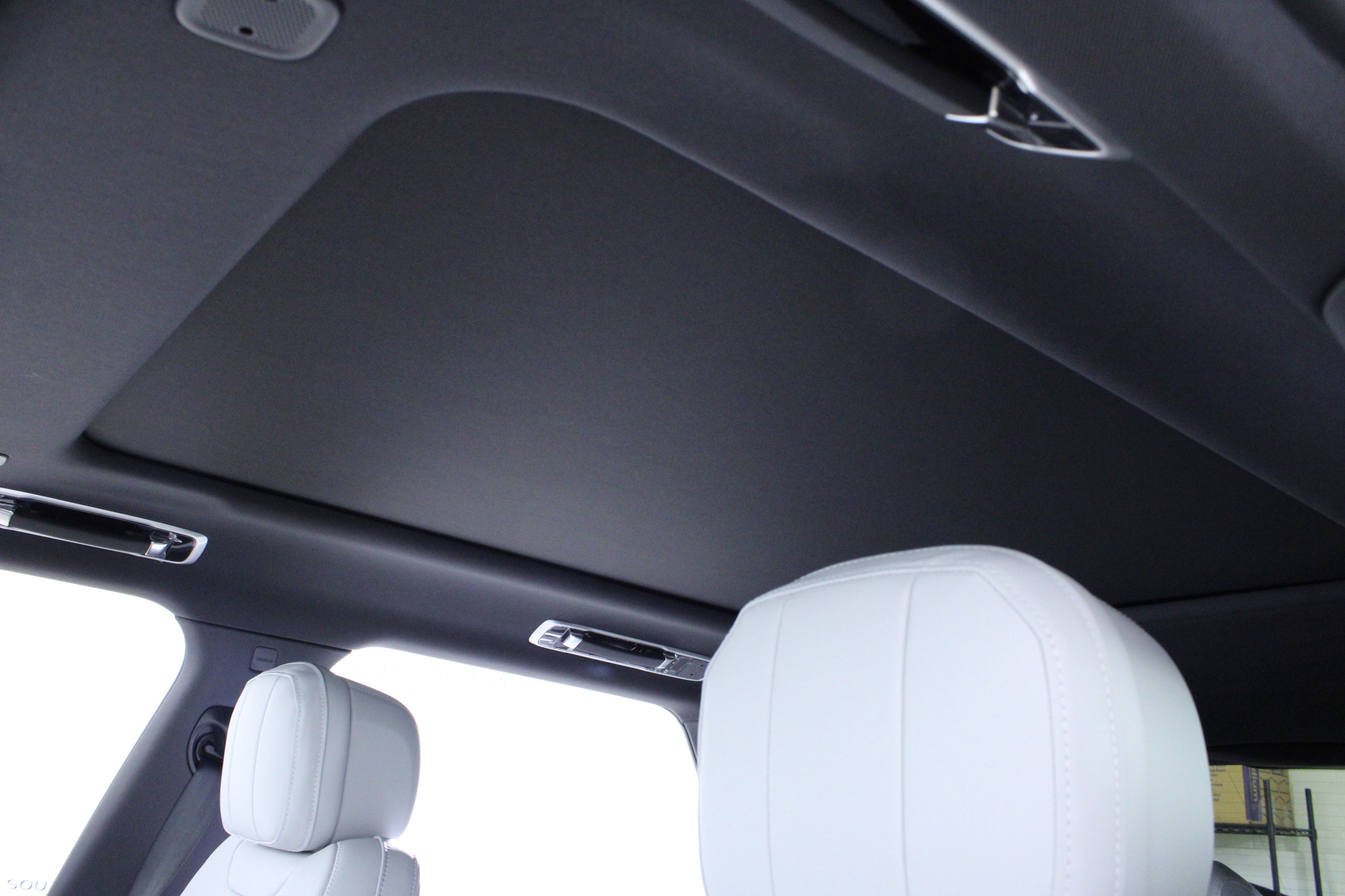 New 2026 Land Rover Range Rover Sport SE image 23