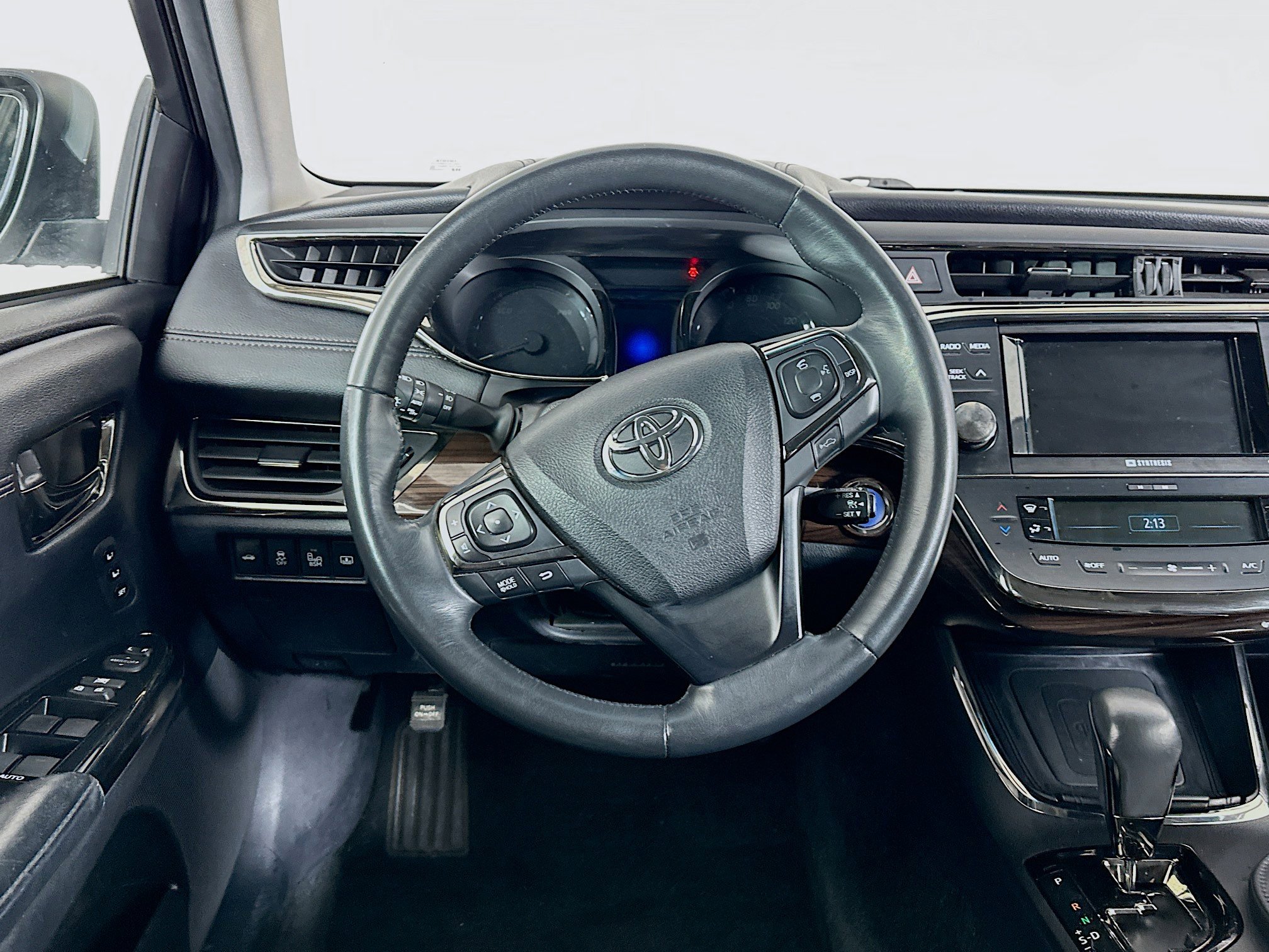 Used 2014 Toyota Avalon Limited image 17