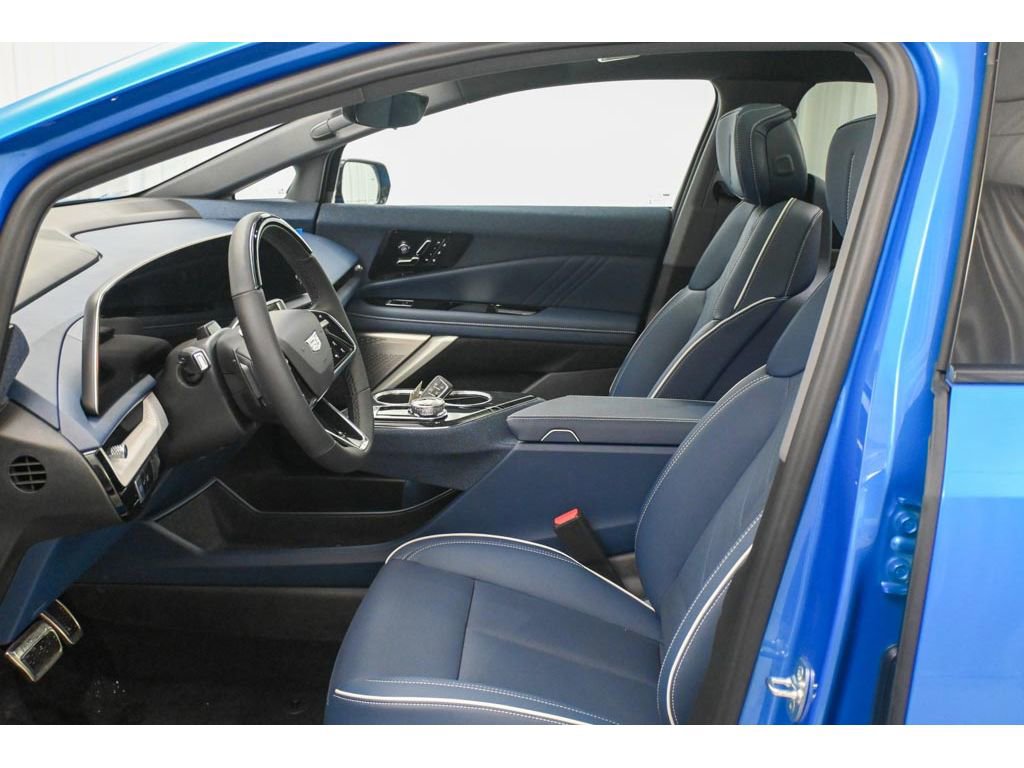 New 2026 Cadillac Optiq Luxury 2 image 19