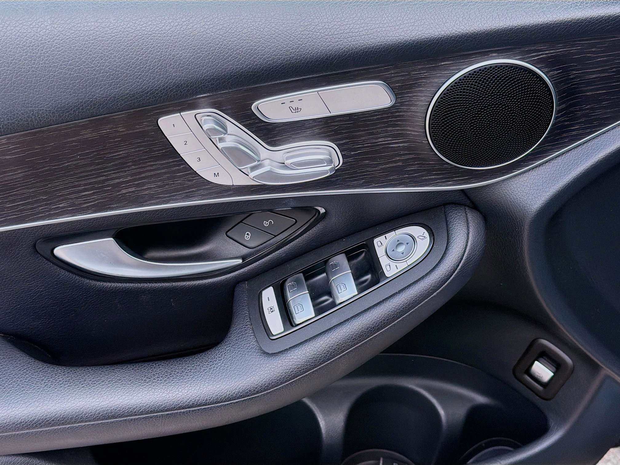 Used 2021 Mercedes-Benz GLC 300 image 23