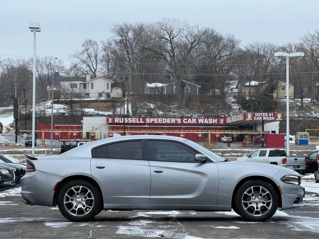 Used 2016 Dodge Charger SXT image 2