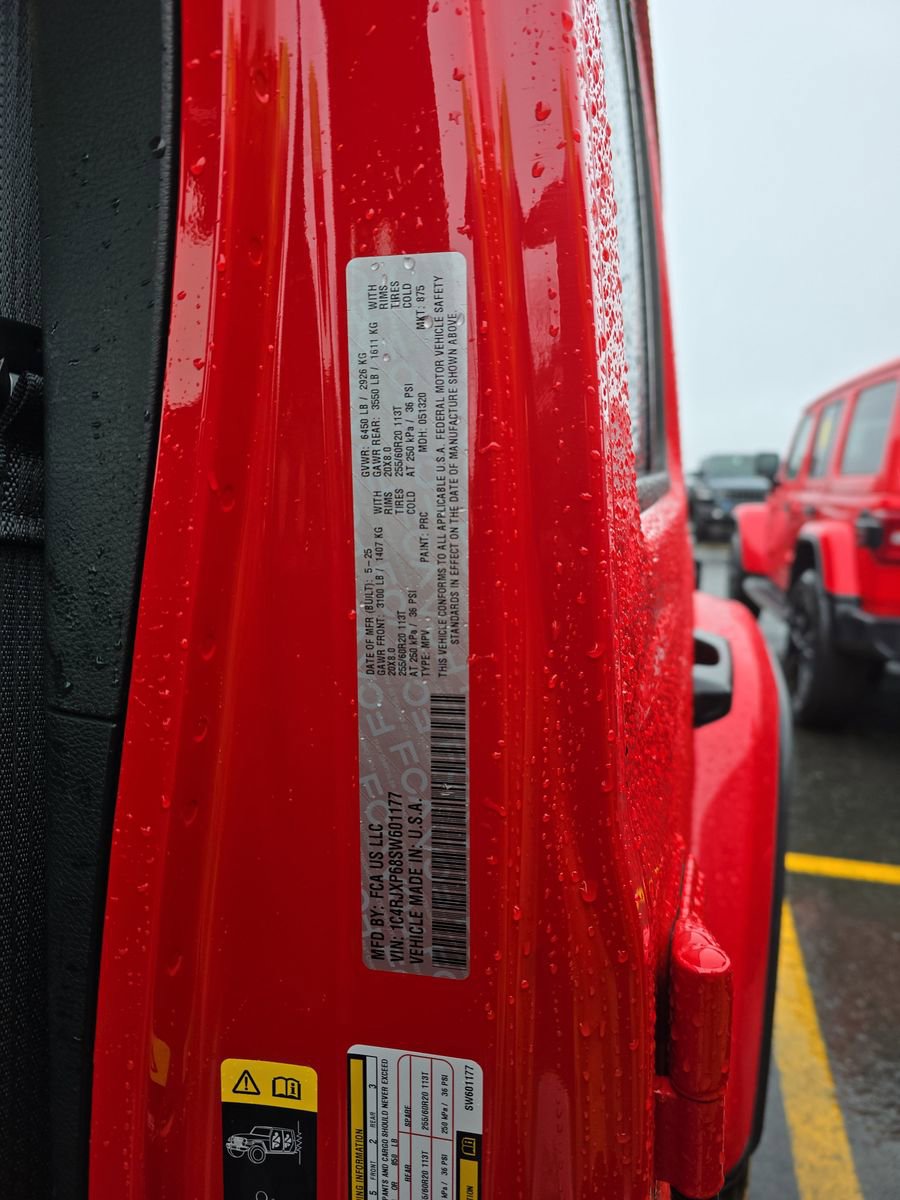 Used 2025 Jeep Wrangler Unlimited Sahara AWD/4WD image 15