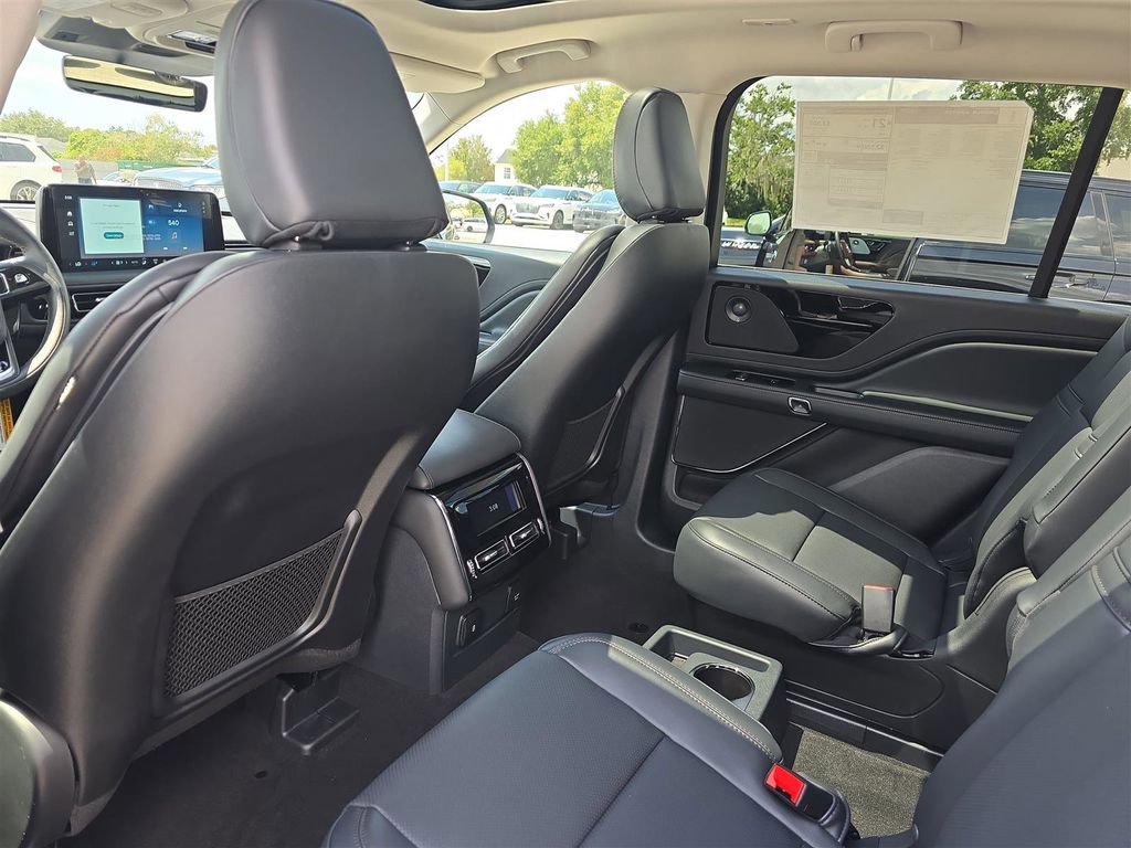 New 2025 Lincoln Aviator 2WD w/ Equipment Group 101A image 13
