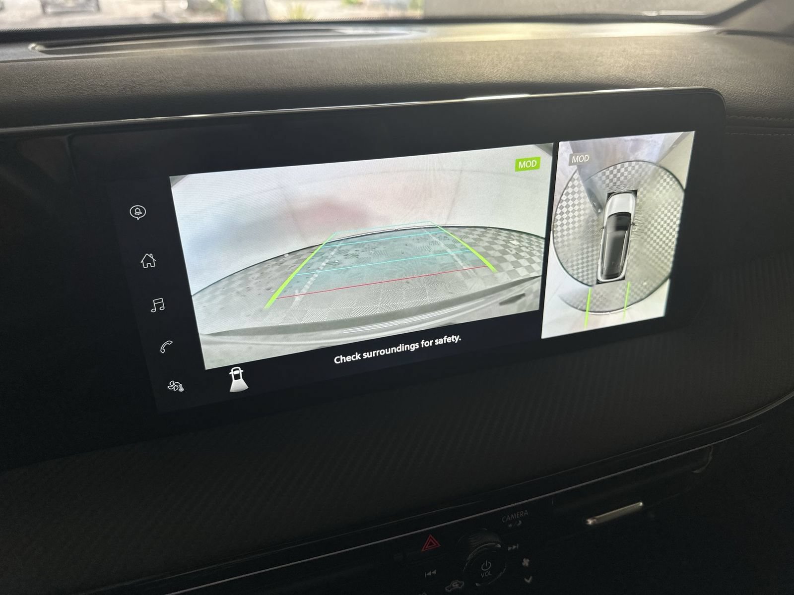 Certified 2025 Nissan Kicks SR FWD image 17