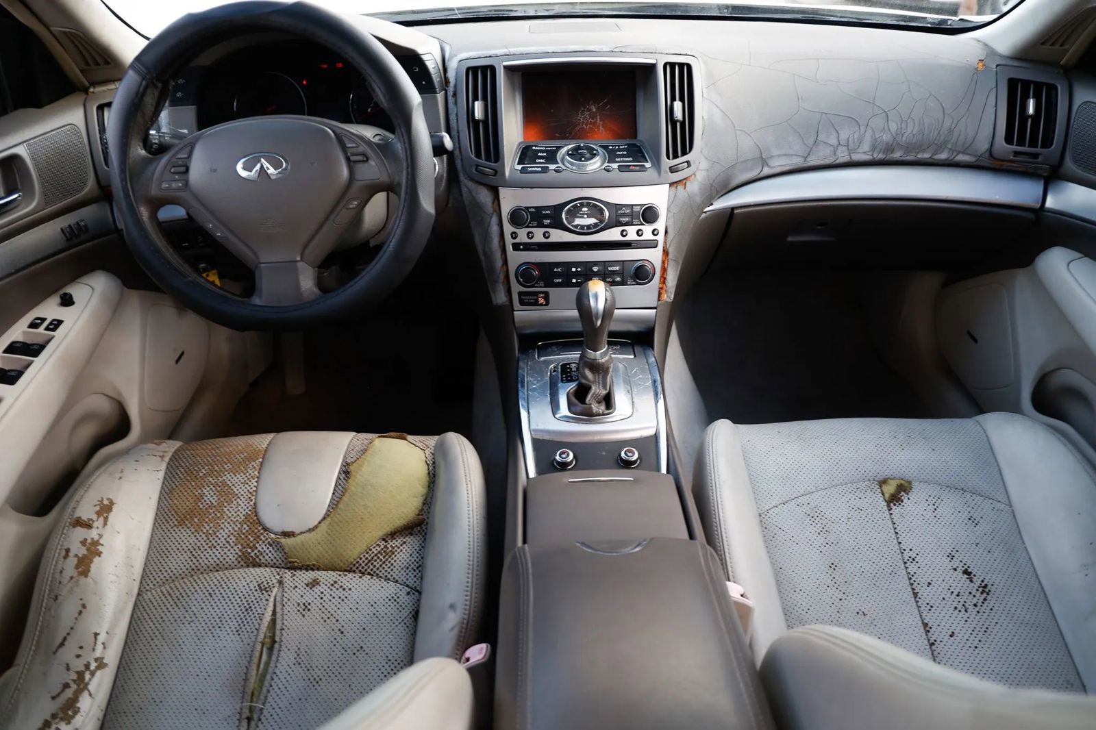 Used 2012 INFINITI G37 Journey w/ Premium Pkg image 2