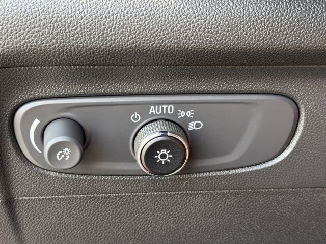 Used 2023 Buick Envision Essence FWD image 20