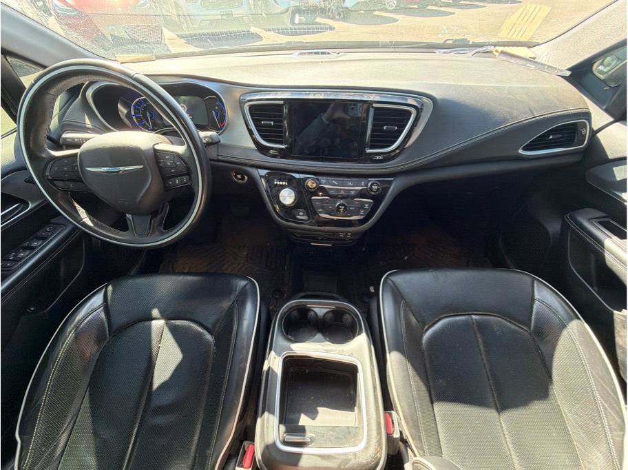 Used 2020 Chrysler Pacifica Limited w/ Advanced Safetytec Group FWD image 4