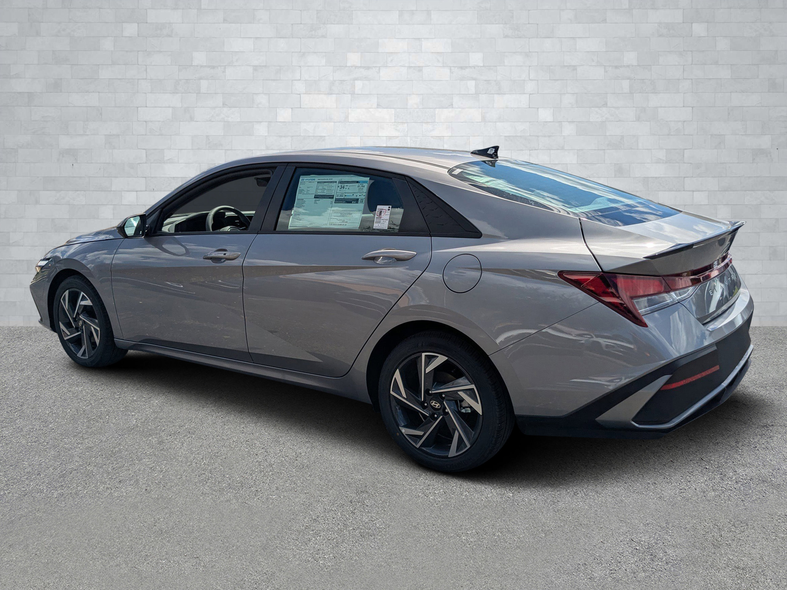 Used 2025 Hyundai Elantra Sport image 7