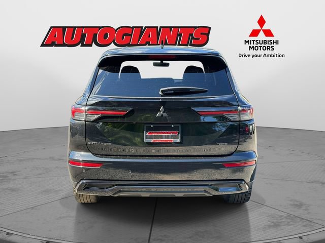 New 2026 Mitsubishi Outlander LE FWD image 3