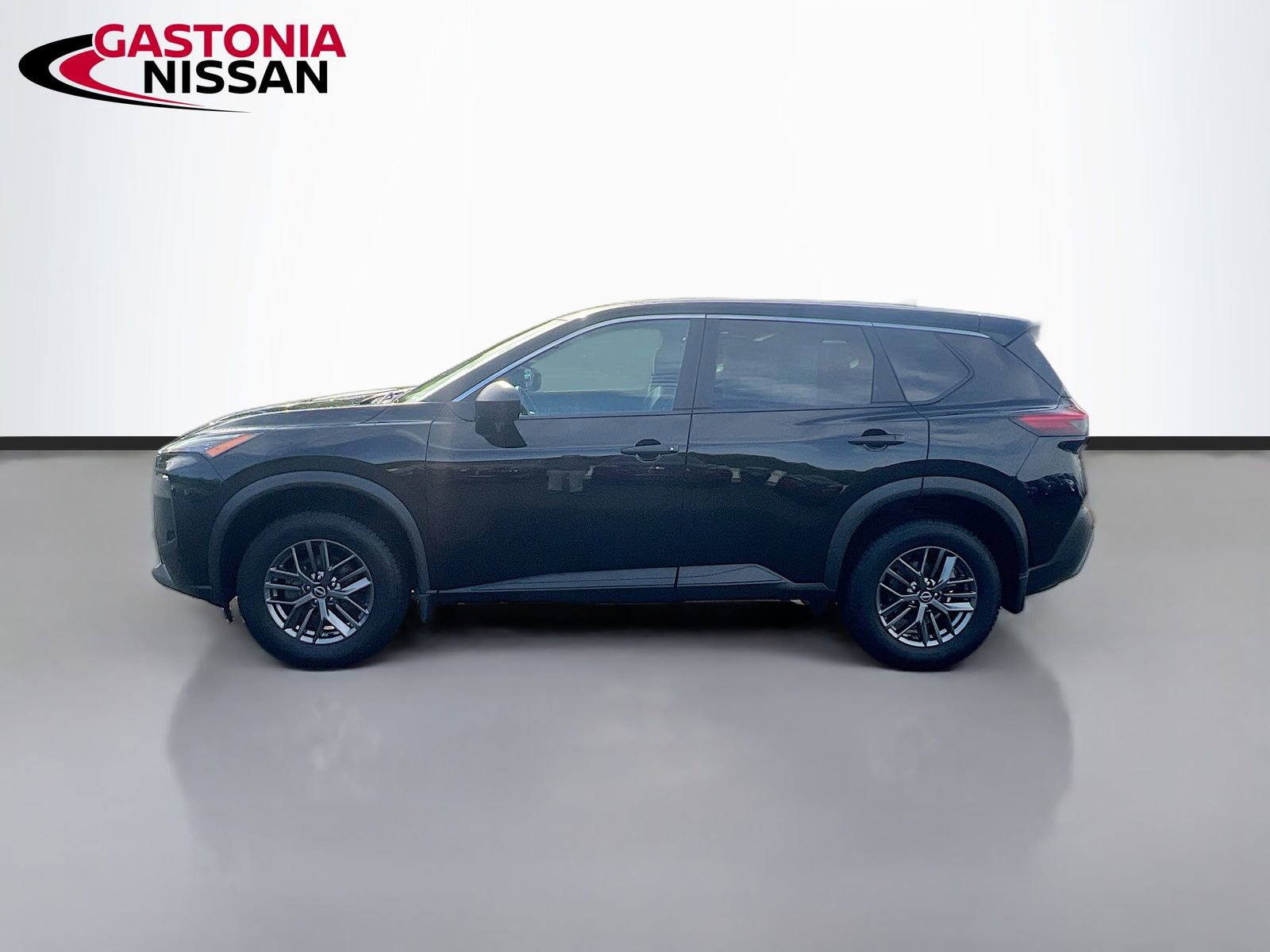 Used 2023 Nissan Rogue S image 5