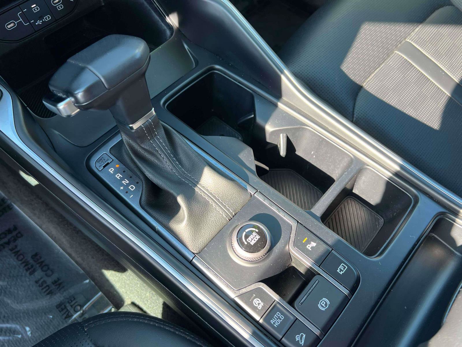 Used 2024 Kia Sorento S image 16