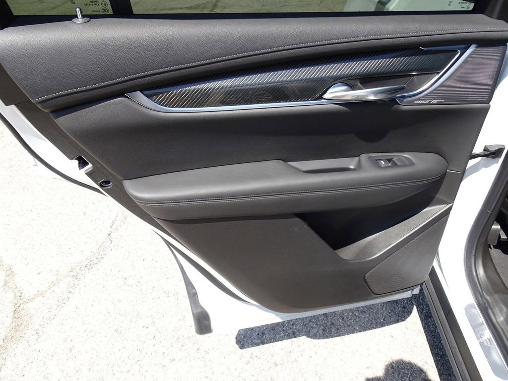 Certified 2022 Cadillac XT6 Sport w/ Technology Package AWD/4WD image 14