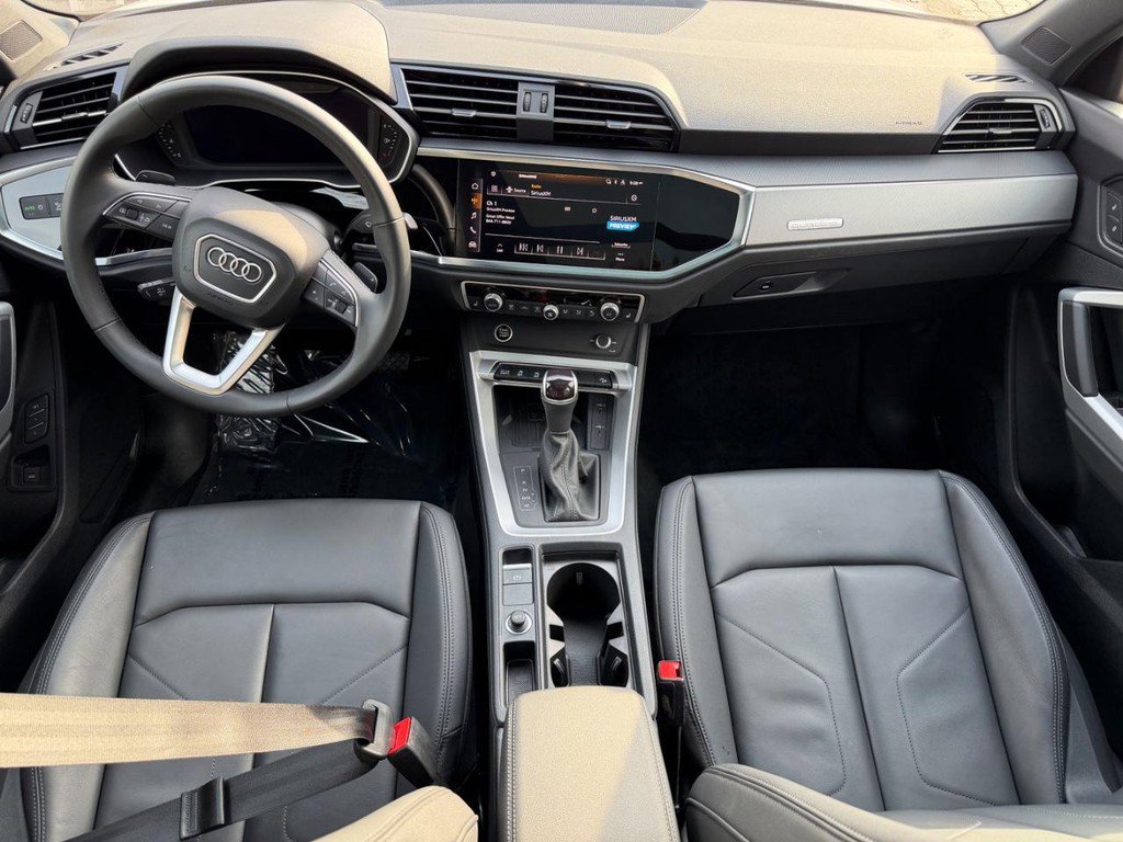 Used 2025 Audi Q3 2.0T Premium w/ Convenience Package image 11