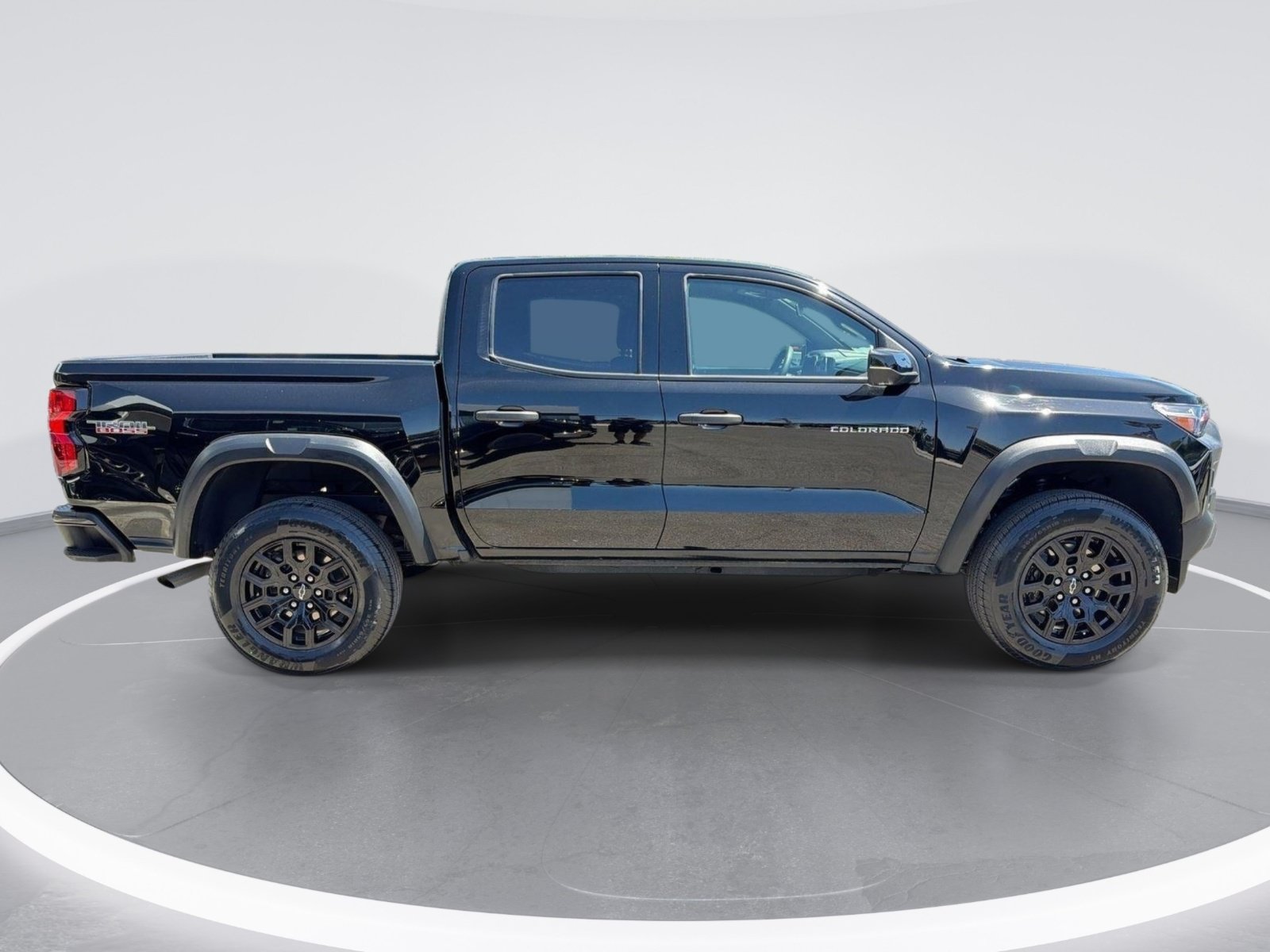 Used 2024 Chevrolet Colorado Trail Boss AWD/4WD image 3