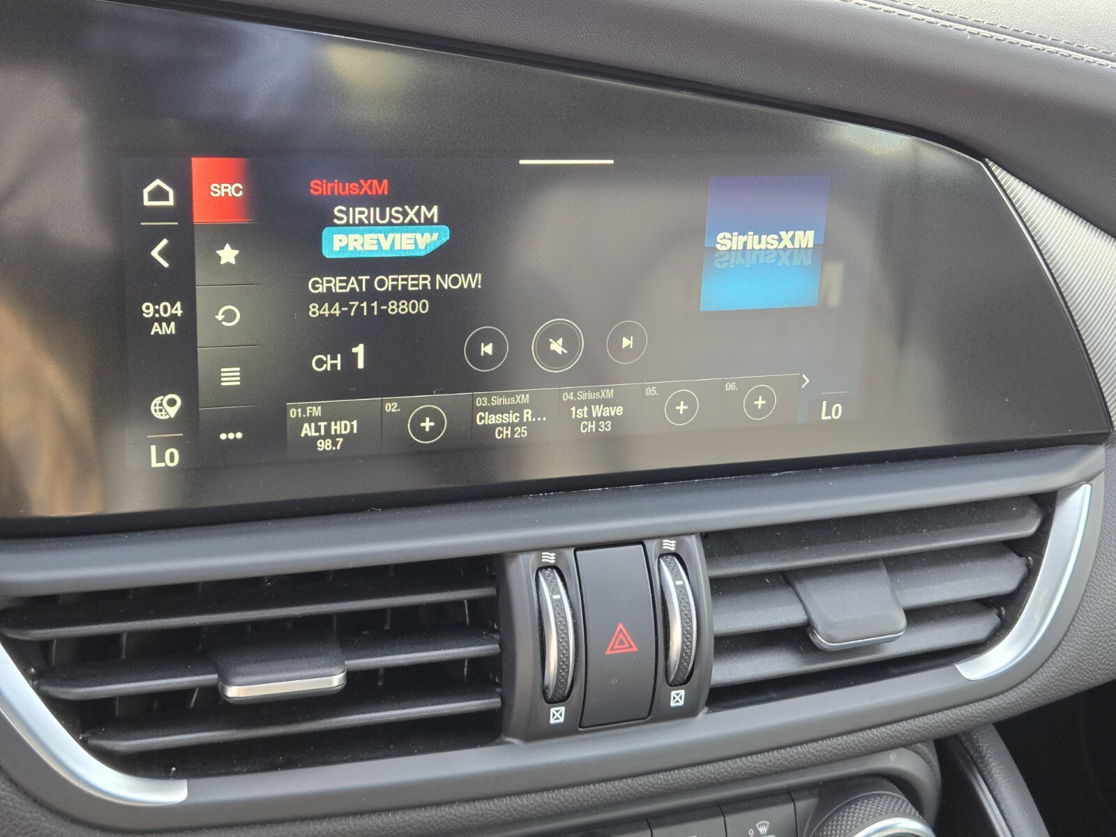 Used 2025 Alfa Romeo Giulia AWD image 19