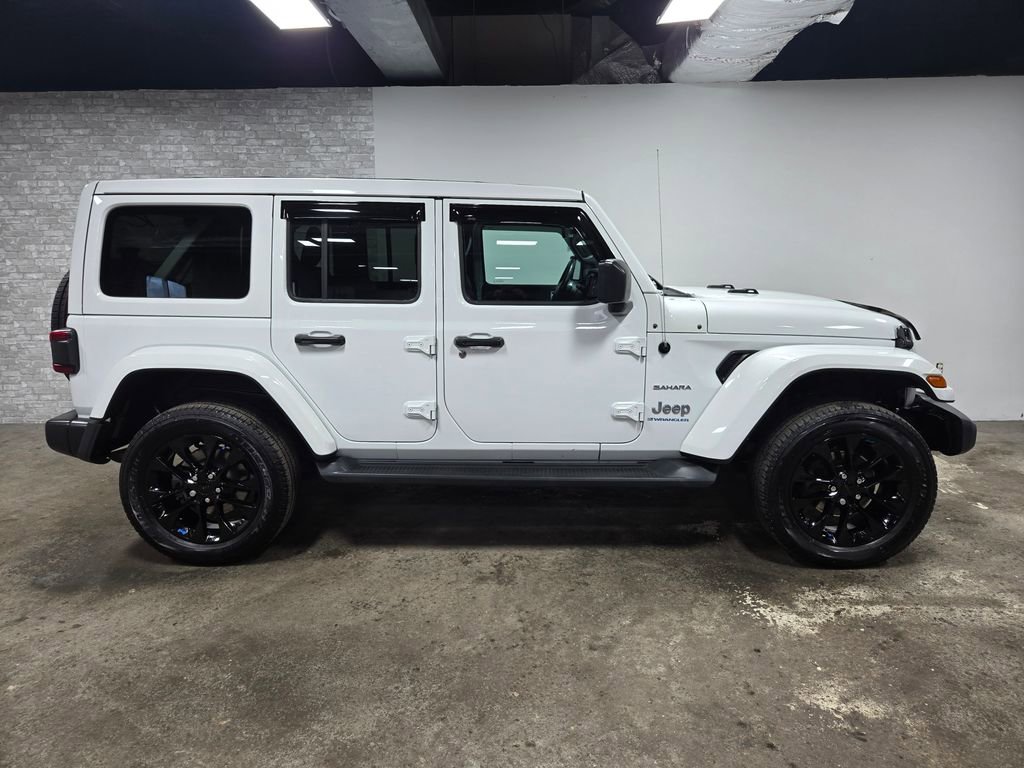 Used 2023 Jeep Wrangler Unlimited Sahara w/ Cold Weather Group AWD/4WD image 3