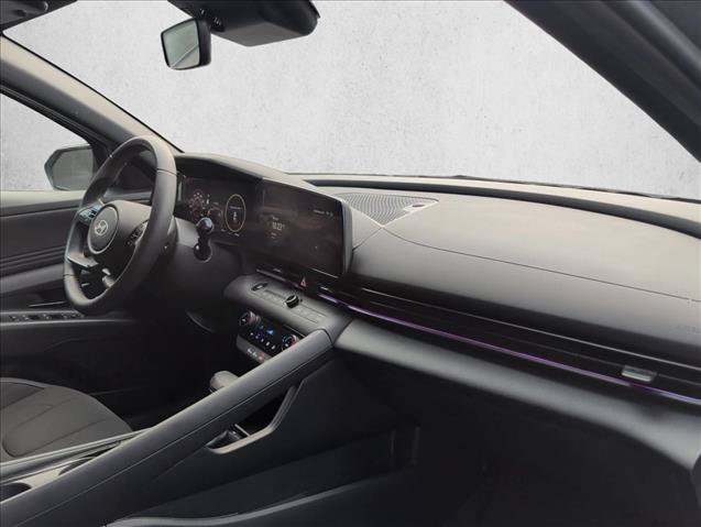 Used 2025 Hyundai Elantra SEL FWD image 28