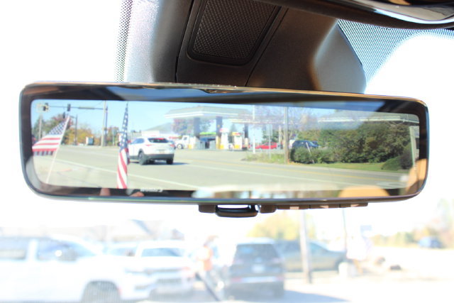Used 2024 Jeep Grand Cherokee Summit AWD/4WD image 28