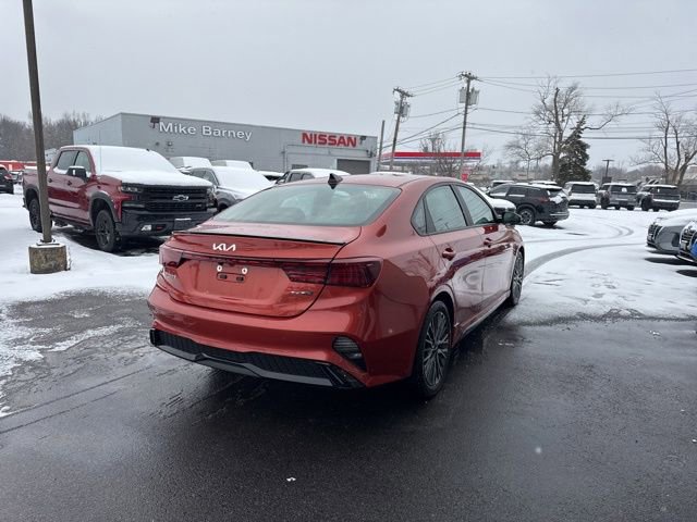 Used 2023 Kia Forte GT-Line image 2