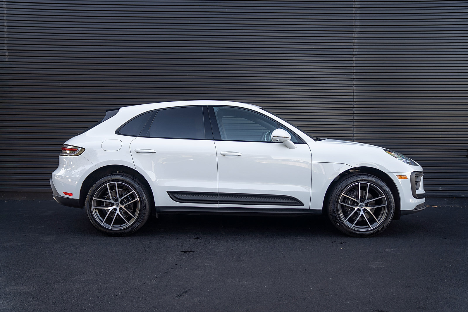 Used 2026 Porsche Macan AWD/4WD image 27