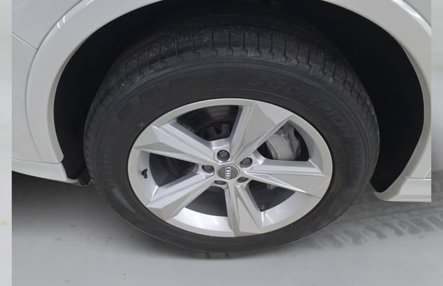 Used 2020 Audi Q7 2.0T Premium w/ Cold Weather Package AWD/4WD image 20