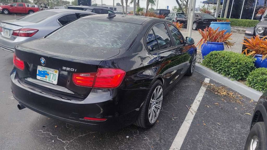 Used 2015 BMW 320i Sedan image 2