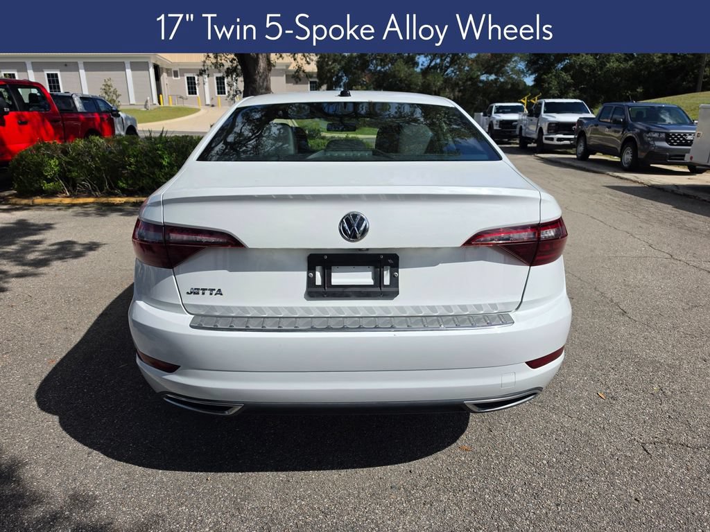 Used 2021 Volkswagen Jetta R-Line w/ R-Line Cold Weather Package FWD image 3