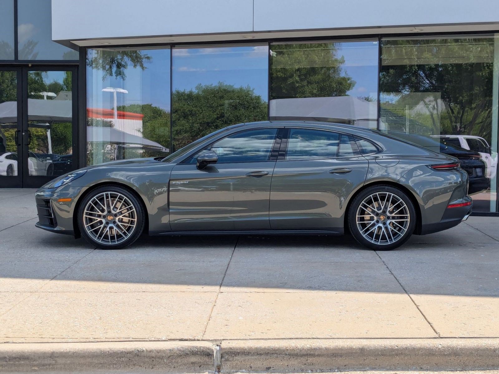 New 2026 Porsche Panamera 4 AWD/4WD image 2