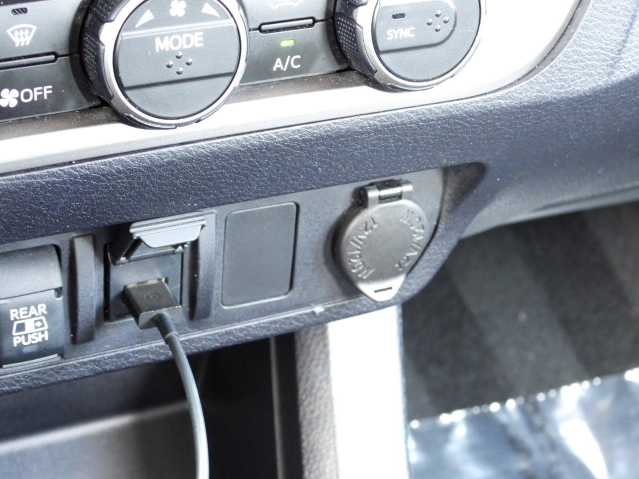 Used 2022 Toyota Tacoma SR5 w/ Technology Package RWD image 63