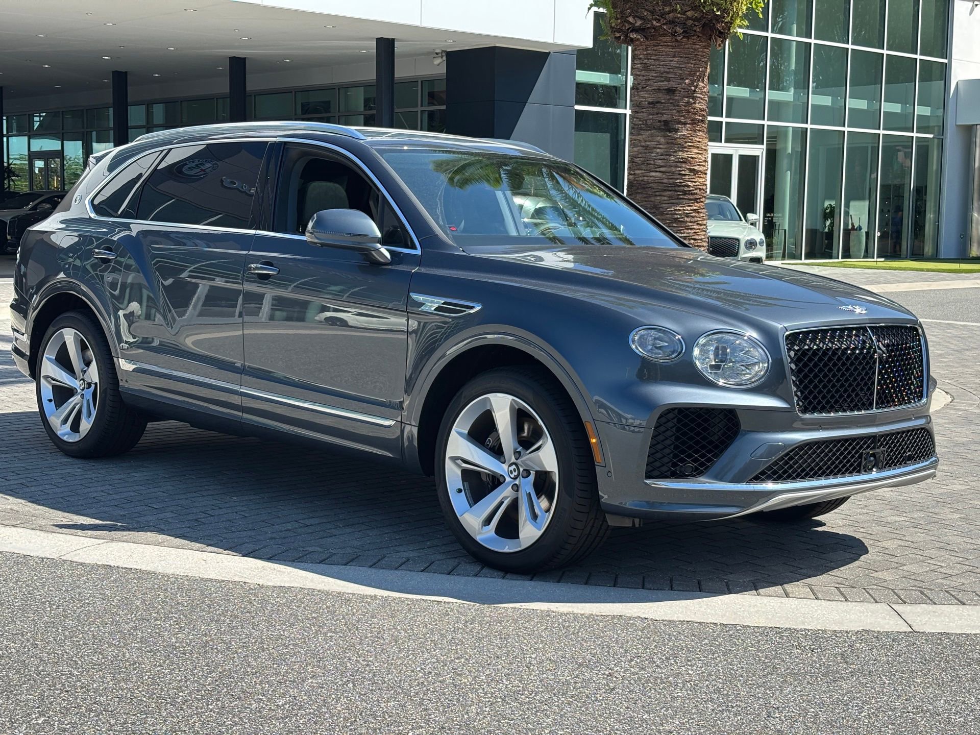New 2025 Bentley Bentayga Extended Wheelbase image 34