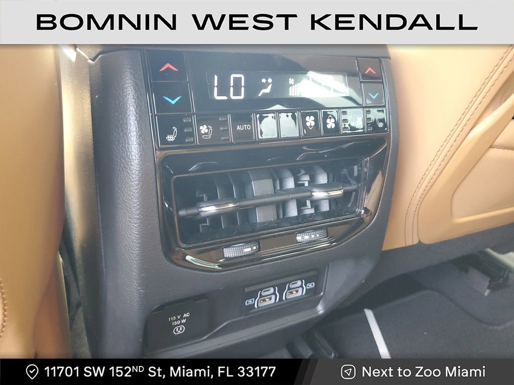 Used 2023 Jeep Grand Cherokee Summit image 16