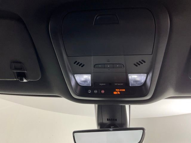 Used 2022 Buick Enclave Premium AWD/4WD image 19
