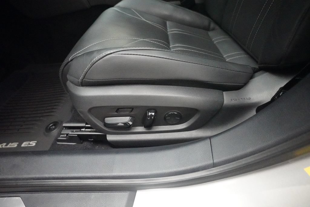Used 2021 Lexus ES 350 w/ Accessory Package 2 FWD image 29