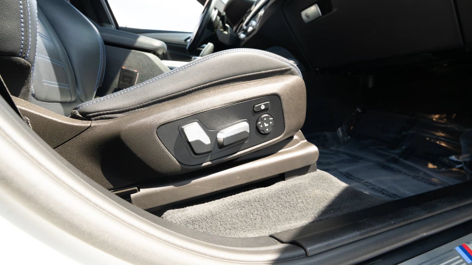 Used 2019 BMW X4 xDrive30i w/ Executive Package AWD/4WD image 14