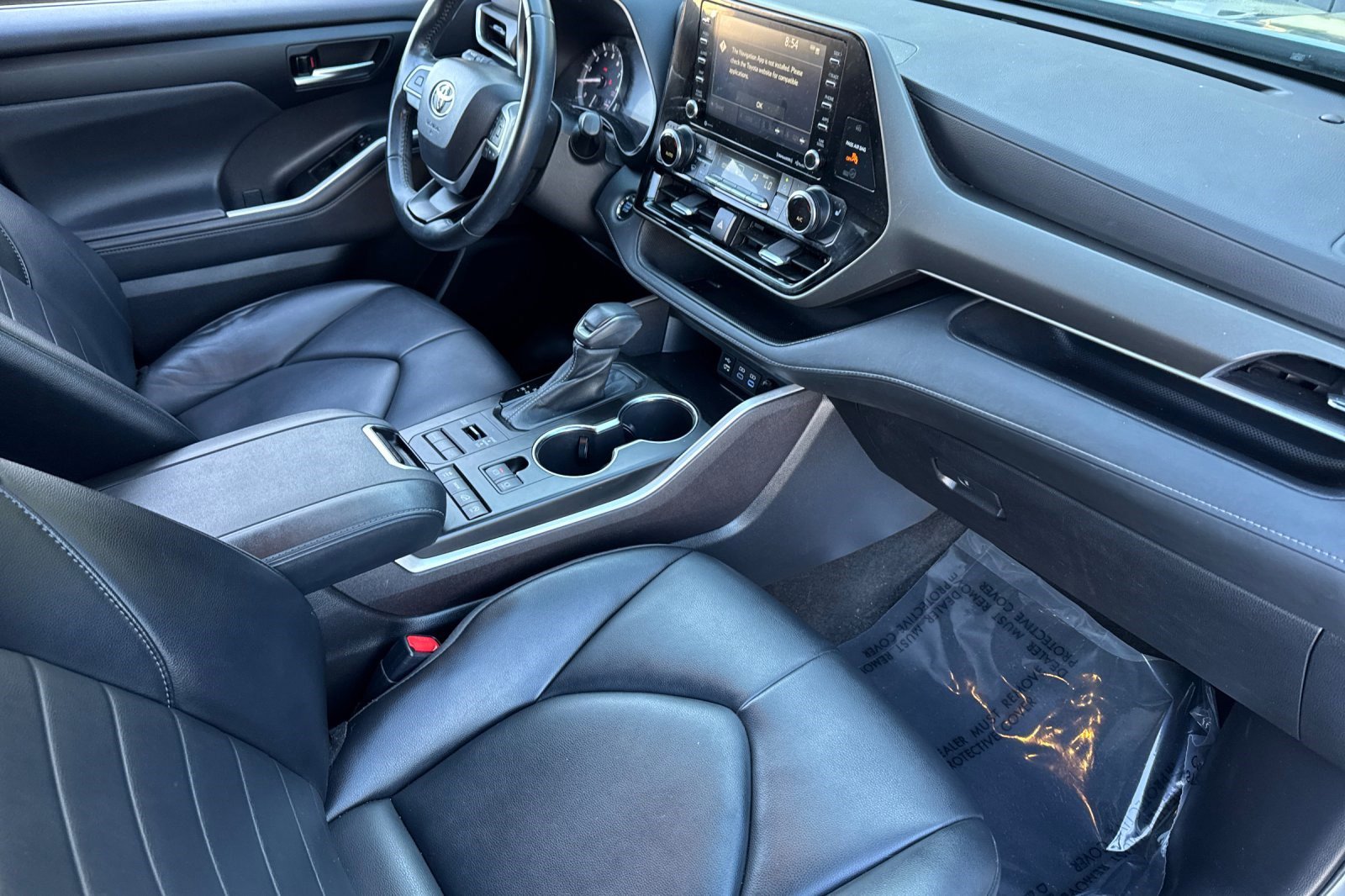 Used 2022 Toyota Highlander XLE image 32