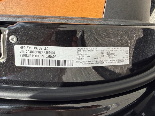 Used 2022 Chrysler Pacifica Pinnacle AWD/4WD image 38