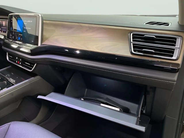 Used 2026 Volkswagen Atlas SE FWD image 87