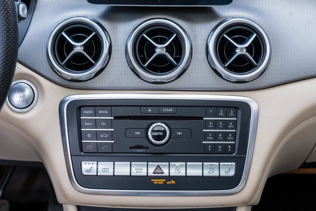 Used 2019 Mercedes-Benz GLA 250 4MATIC image 24