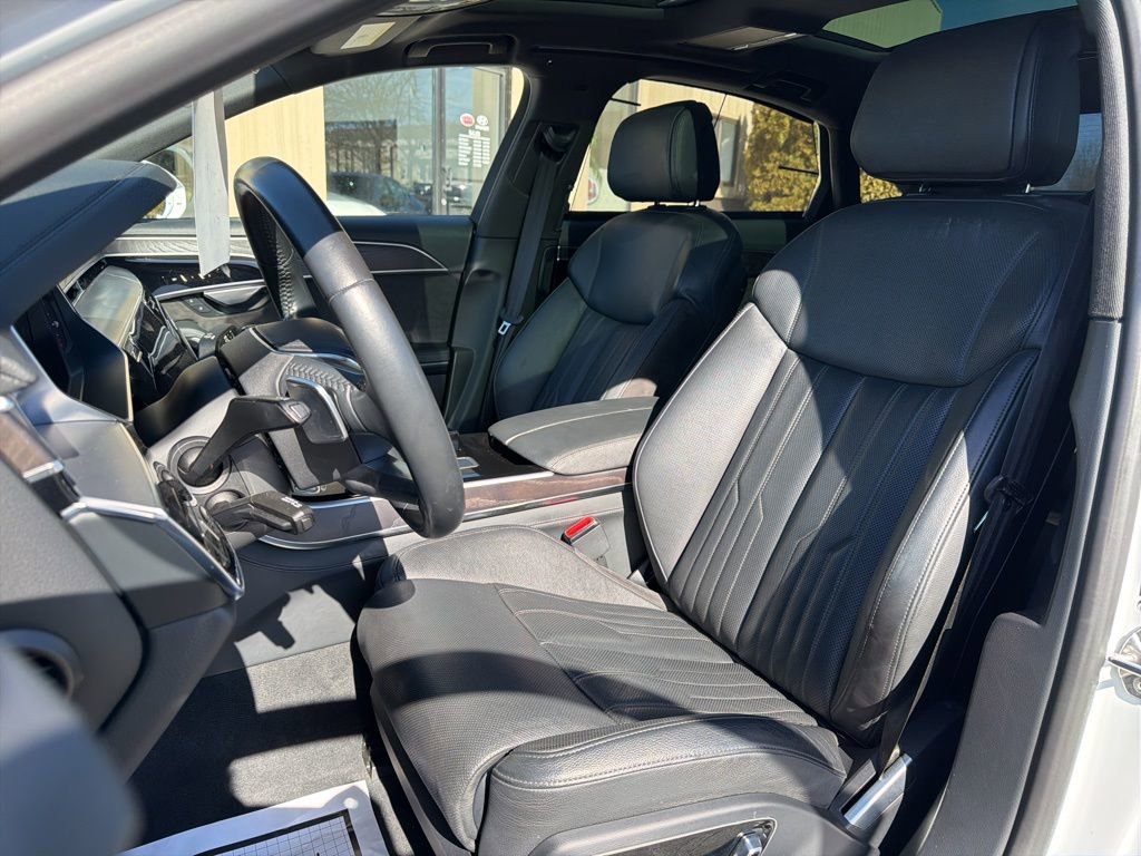 Used 2020 Audi A8 L 4.0T w/ Executive Package image 11