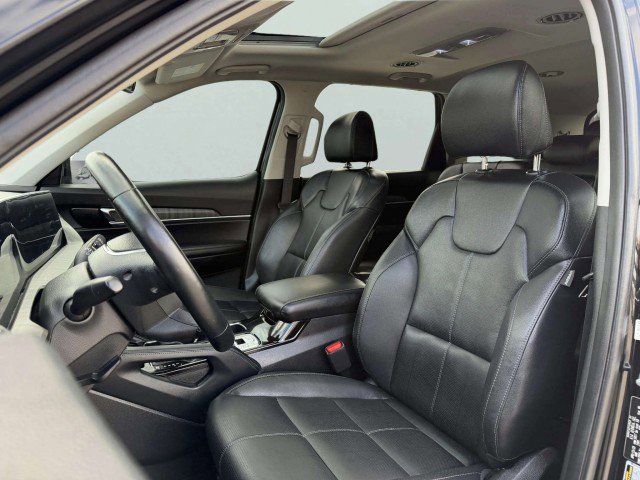 Used 2023 Kia Telluride EX image 19