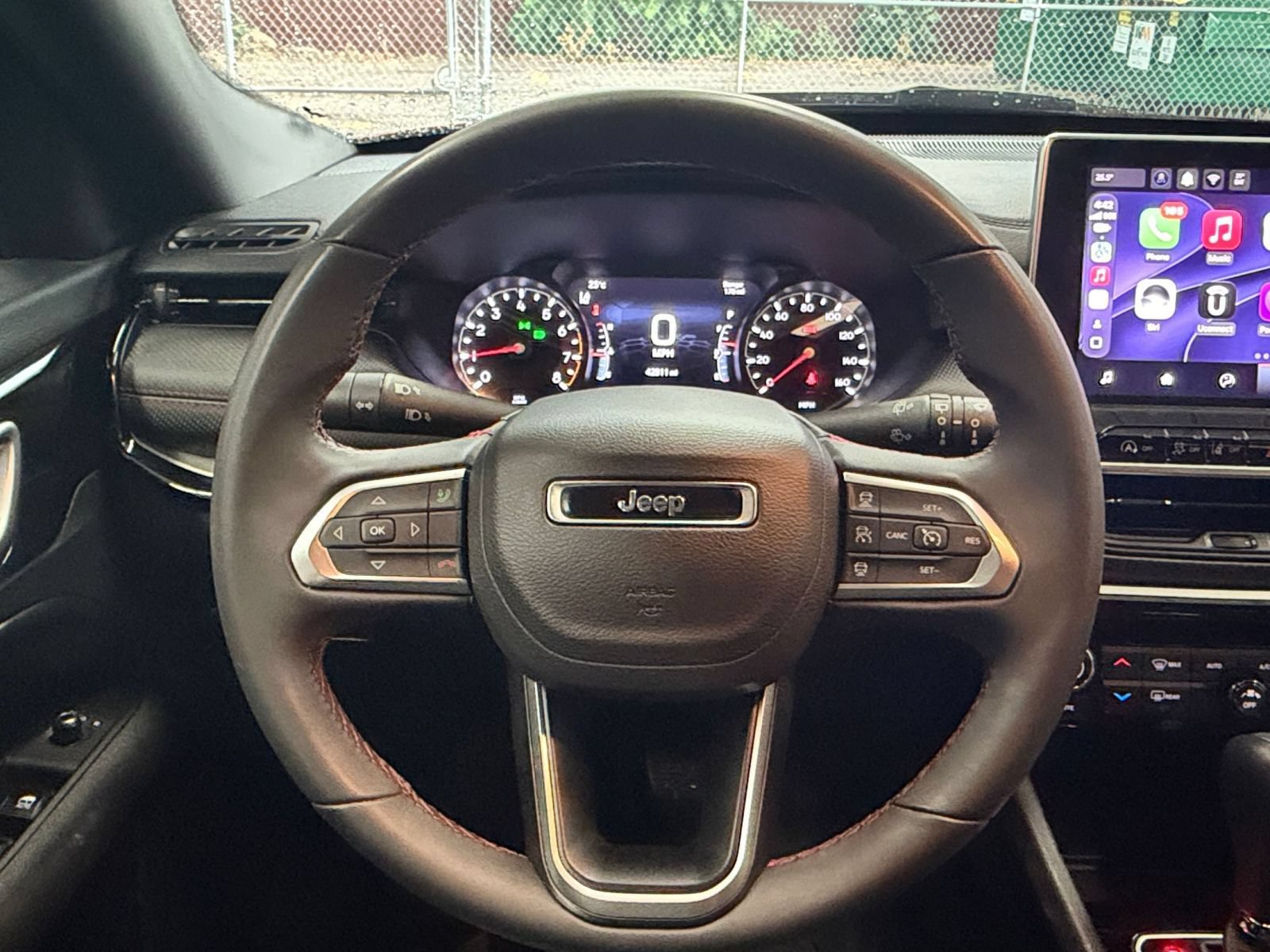 Used 2025 Jeep Compass Trailhawk AWD/4WD image 25