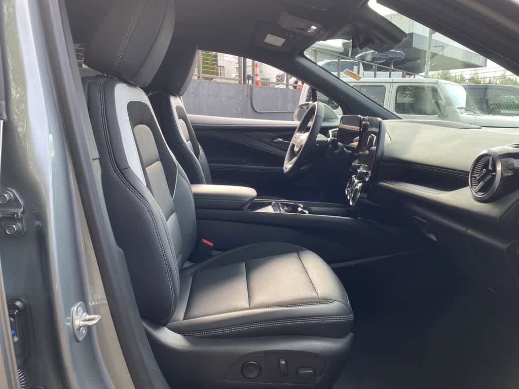 Used 2024 Chevrolet Blazer EV LT AWD/4WD image 18